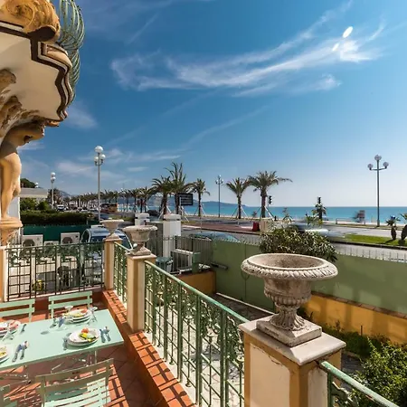 Collin - Promenade Des *